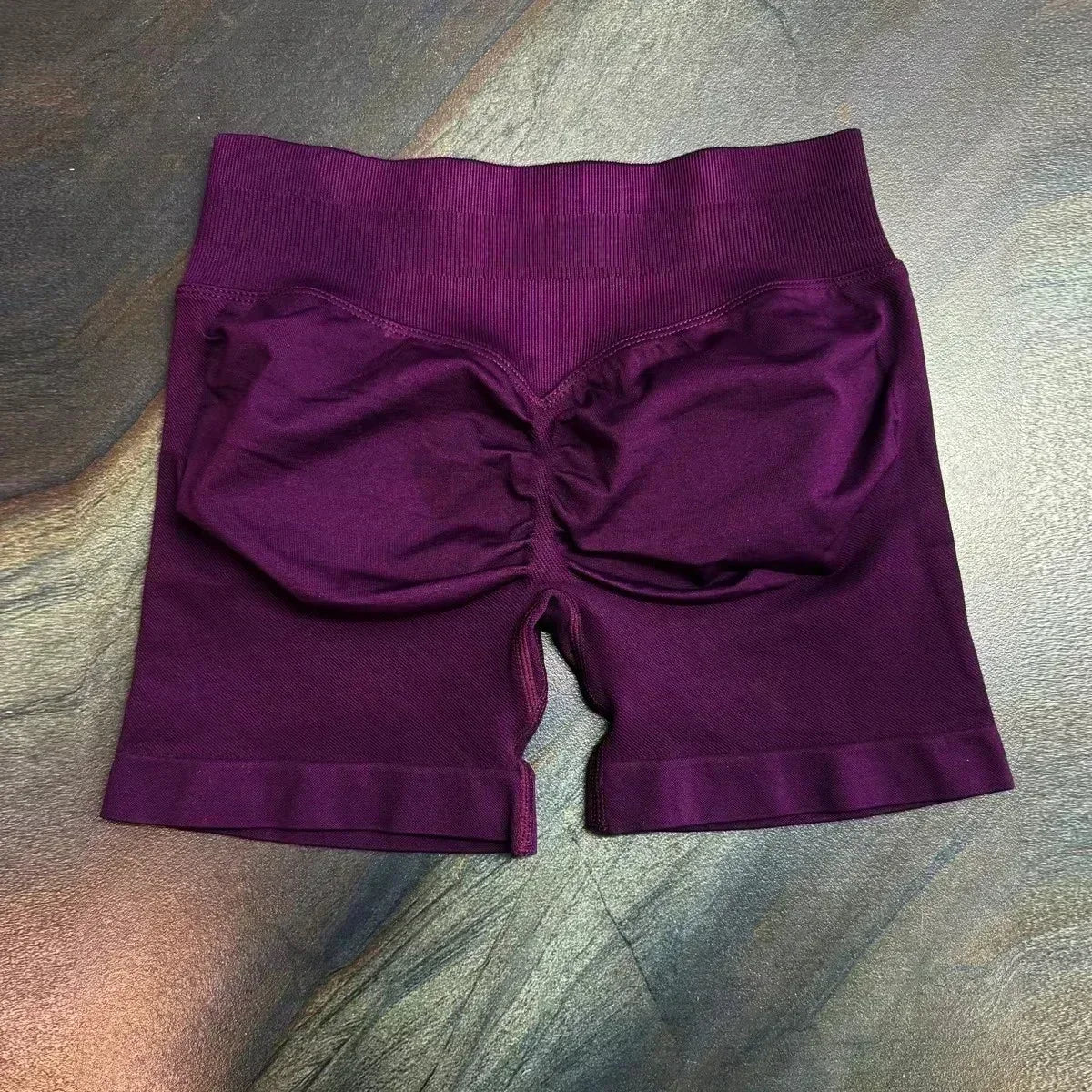 Seamless Scrunch Bum Yoga Shorts for Women – Low Waist Push-Up Gym Biker Shorts, Sweat-Wicking Stretch Fitness Shorts (4.5”)